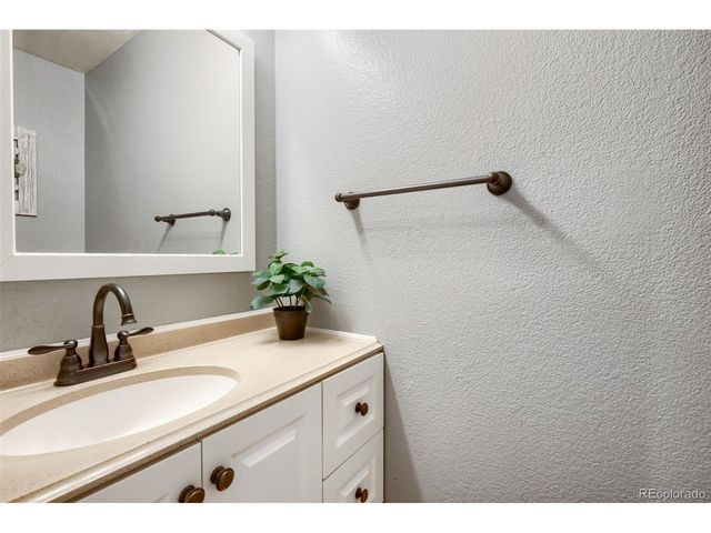 3043 White Oak St, Littleton, CO 80129