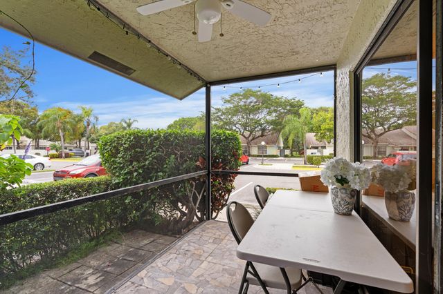 492 Hardwood Place, Boca Raton, FL 33431