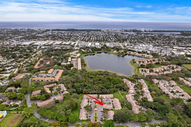 492 Hardwood Place, Boca Raton, FL 33431