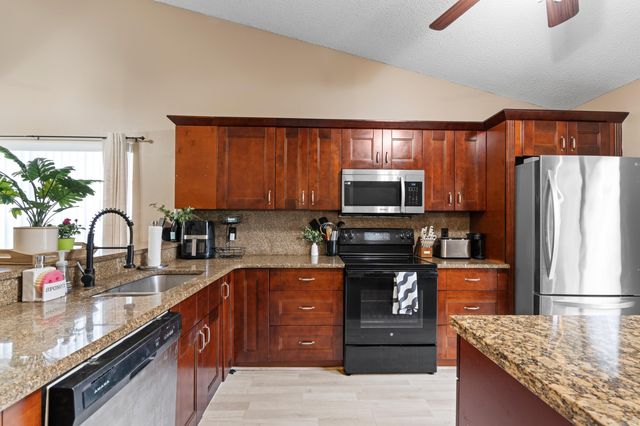 492 Hardwood Place, Boca Raton, FL 33431