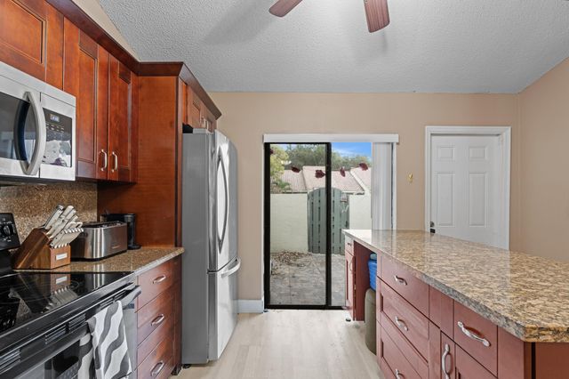 492 Hardwood Place, Boca Raton, FL 33431