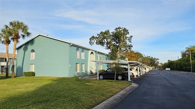 395 114TH AVENUE N 4, St Petersburg, FL 33716