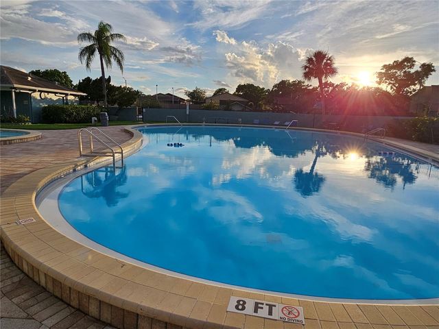 395 114TH AVENUE N 4, St Petersburg, FL 33716
