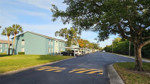 395 114TH AVENUE N 4, St Petersburg, FL 33716