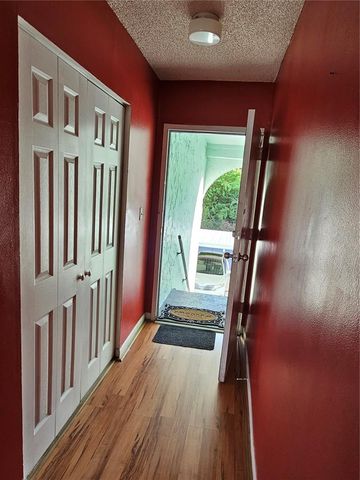 395 114TH AVENUE N 4, St Petersburg, FL 33716