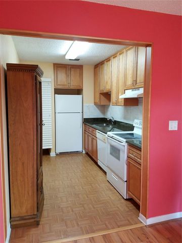 395 114TH AVENUE N 4, St Petersburg, FL 33716