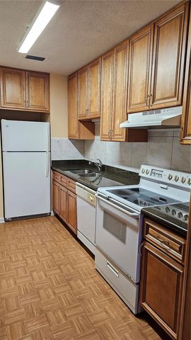 395 114TH AVENUE N 4, St Petersburg, FL 33716