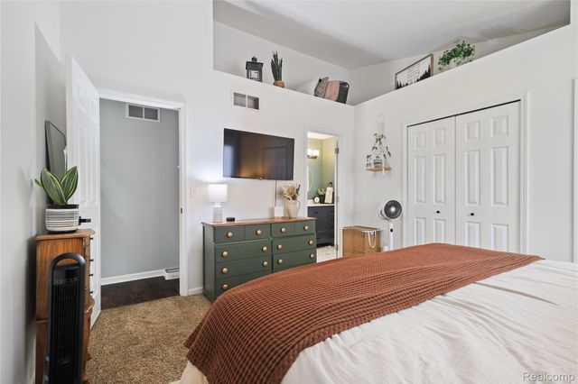 3309 Hilltop Drive, Holly Village, MI 48442