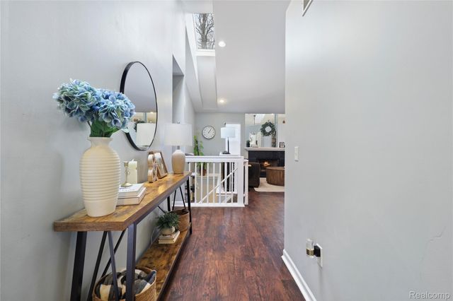 3309 Hilltop Drive, Holly Village, MI 48442