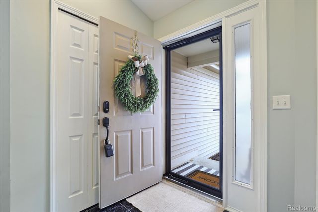 3309 Hilltop Drive, Holly Village, MI 48442