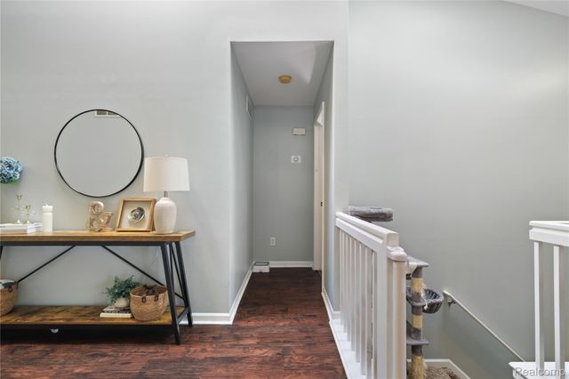 3309 Hilltop Drive, Holly Village, MI 48442