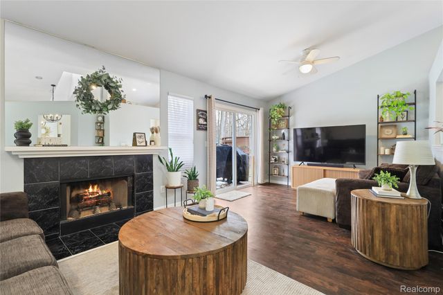 3309 Hilltop Drive, Holly Village, MI 48442