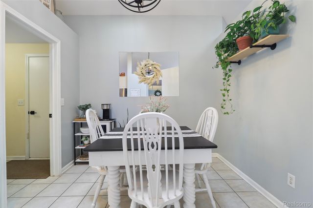 3309 Hilltop Drive, Holly Village, MI 48442