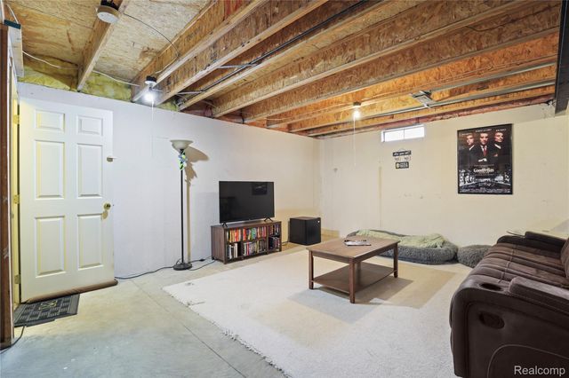 3309 Hilltop Drive, Holly Village, MI 48442