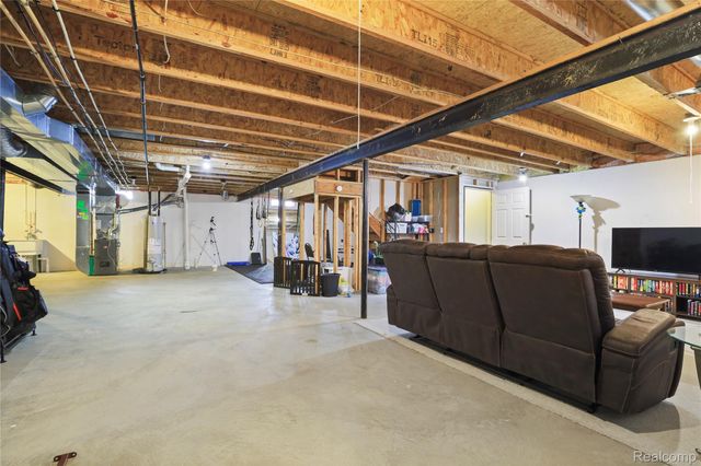 3309 Hilltop Drive, Holly Village, MI 48442