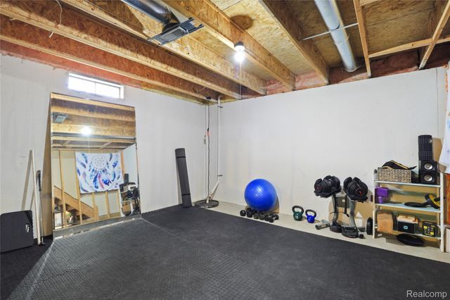 3309 Hilltop Drive, Holly Village, MI 48442