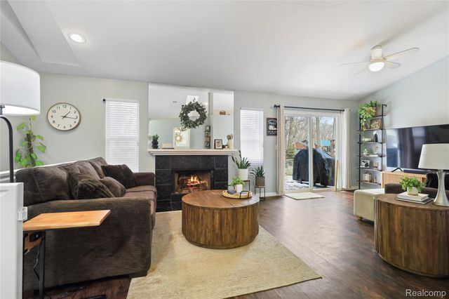 3309 Hilltop Drive, Holly Village, MI 48442