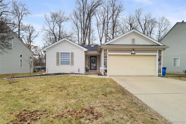 3309 Hilltop Drive, Holly Village, MI 48442