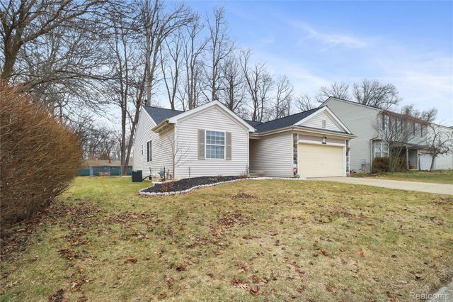 3309 Hilltop Drive, Holly Village, MI 48442