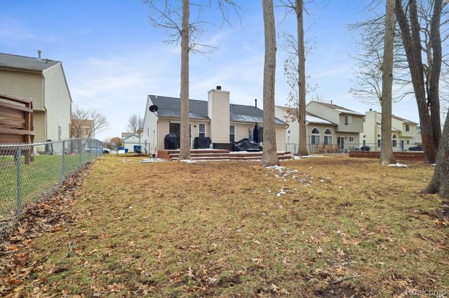 3309 Hilltop Drive, Holly Village, MI 48442
