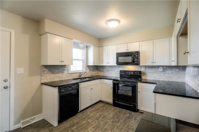 15300 E 36th Terrace S, Independence, MO 64055