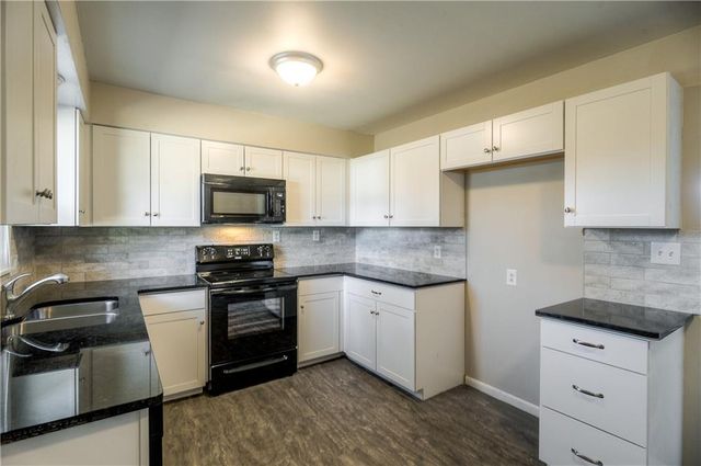 15300 E 36th Terrace S, Independence, MO 64055