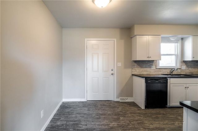 15300 E 36th Terrace S, Independence, MO 64055