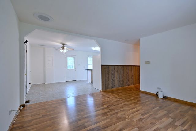1675 Evergreen Avenue, Hanover Park, IL 60133