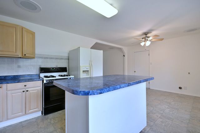 1675 Evergreen Avenue, Hanover Park, IL 60133