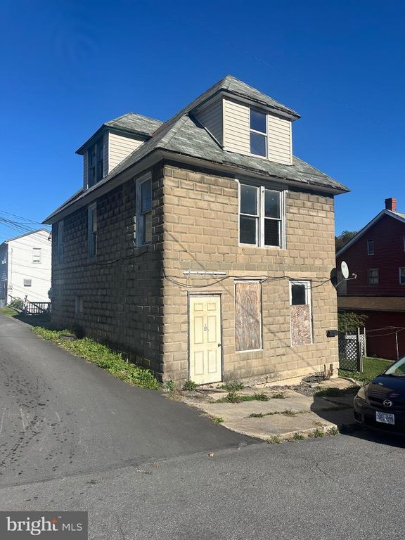 43 S 5TH ST, Lewistown, PA 17044