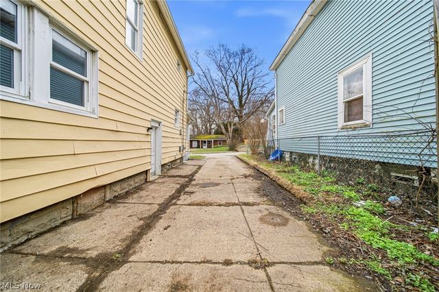 320 Fox Drive, Ashtabula, OH 44004