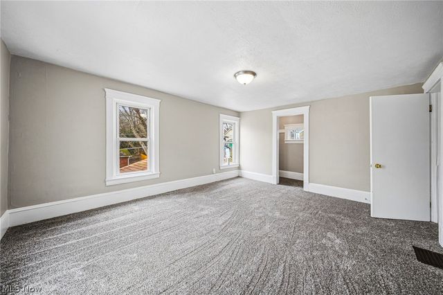 320 Fox Drive, Ashtabula, OH 44004