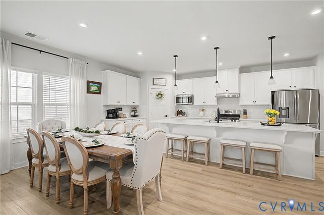 6266 Sheehan Xing, Moseley, VA 23120