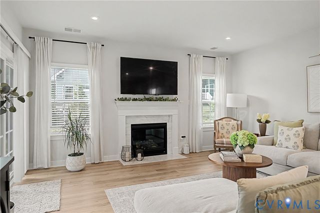 6266 Sheehan Xing, Moseley, VA 23120