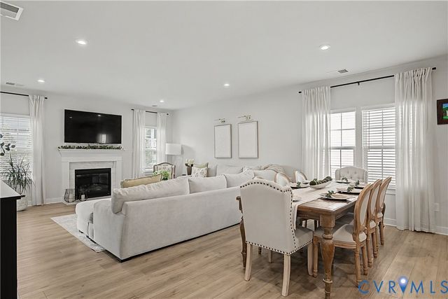 6266 Sheehan Xing, Moseley, VA 23120