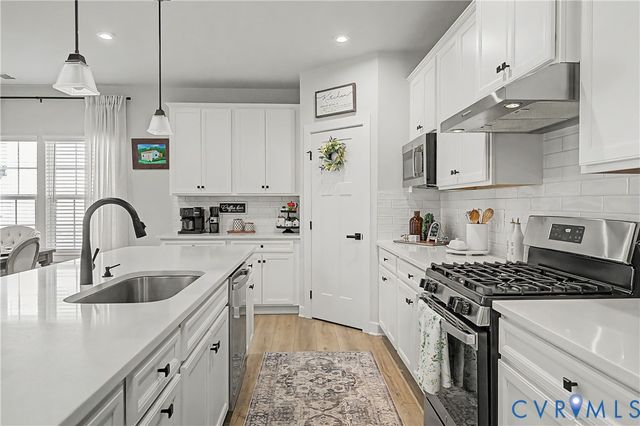 6266 Sheehan Xing, Moseley, VA 23120