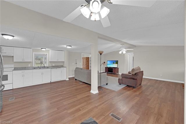 1211 Crescent AVE, Labelle, FL 33935