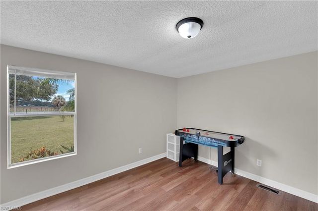 1211 Crescent AVE, Labelle, FL 33935