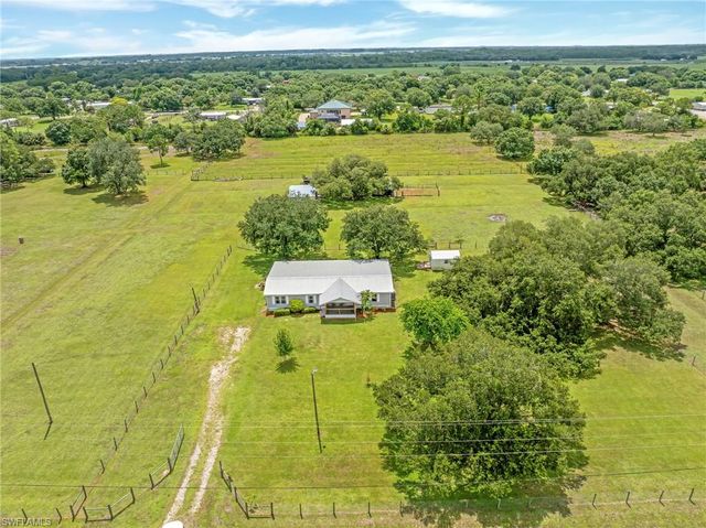 1211 Crescent AVE, Labelle, FL 33935