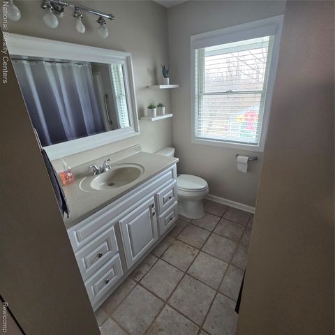 13477 S Horrell Road, Fenton, MI 48430