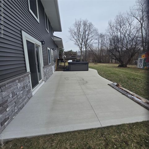 13477 S Horrell Road, Fenton, MI 48430