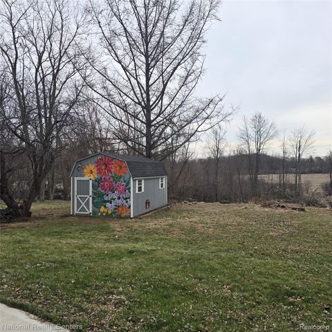 13477 S Horrell Road, Fenton, MI 48430