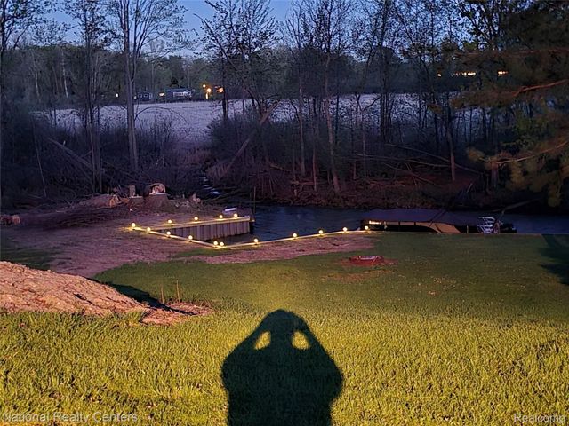 13477 S Horrell Road, Fenton, MI 48430