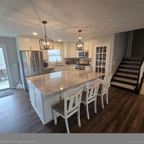 13477 S Horrell Road, Fenton, MI 48430