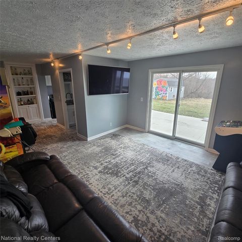 13477 S Horrell Road, Fenton, MI 48430