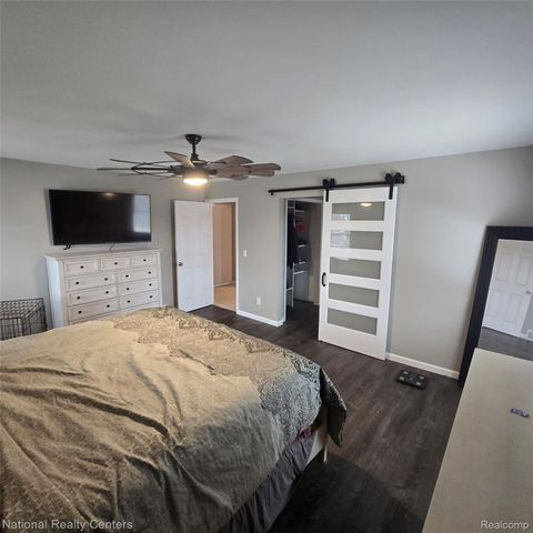 13477 S Horrell Road, Fenton, MI 48430