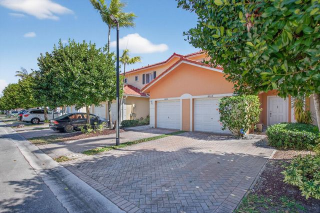 8204 Santa Monica Avenue 8204, Tamarac, FL 33321