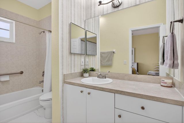 8204 Santa Monica Avenue 8204, Tamarac, FL 33321