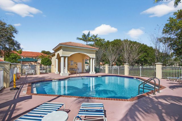 8204 Santa Monica Avenue 8204, Tamarac, FL 33321