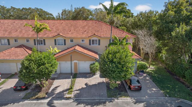 8204 Santa Monica Avenue 8204, Tamarac, FL 33321